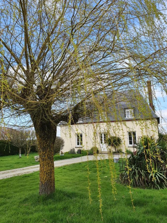 Au Petit Paradis Sainte-Gauburge-Sainte-Colombe Exterior foto